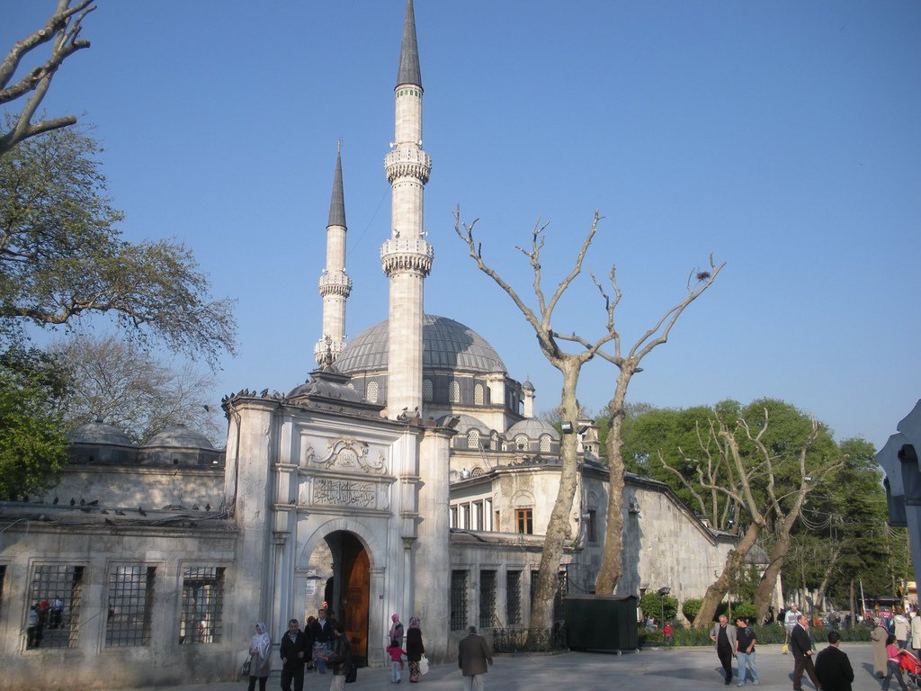 رحلة-ايوب-سلطان-في-اسطنبول - Helmy tours رحلة ايوب سلطان - مقهى بيرلوتي - سلطان  ايوب